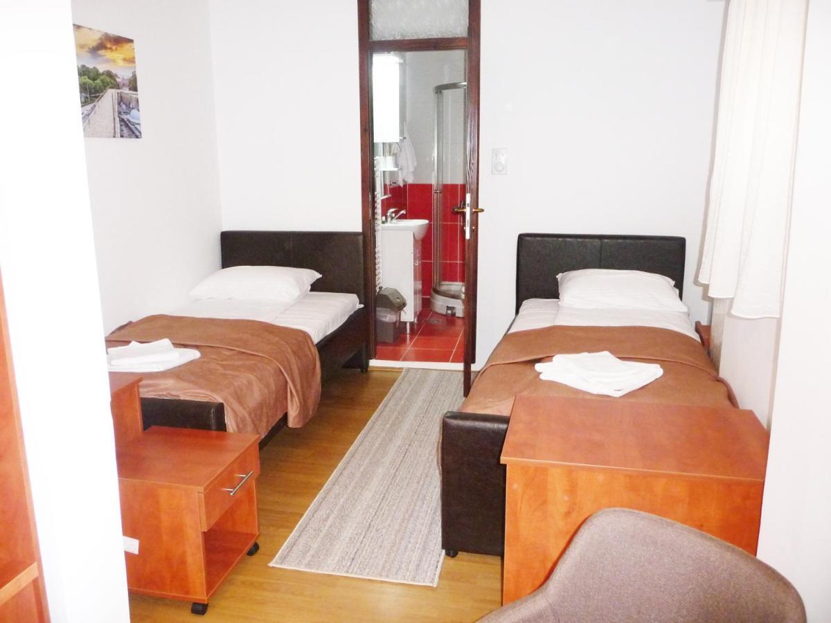 Sobe Rooms Aleksandar Ниш Екстер'єр фото