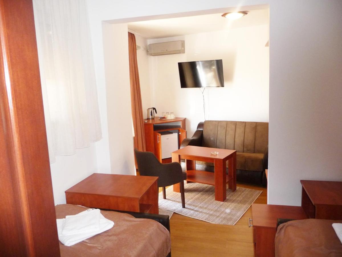Sobe Rooms Aleksandar Ниш Екстер'єр фото
