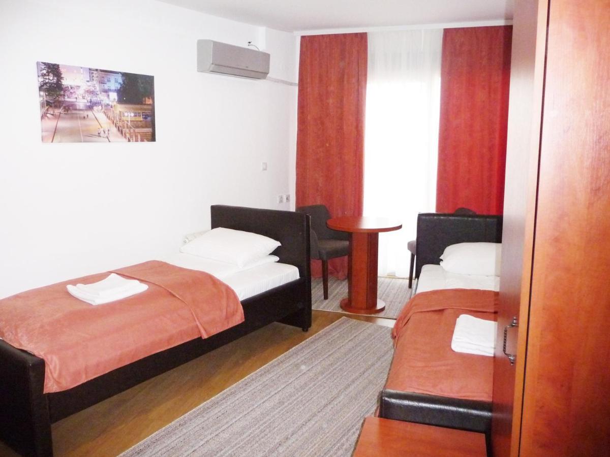 Sobe Rooms Aleksandar Ниш Екстер'єр фото