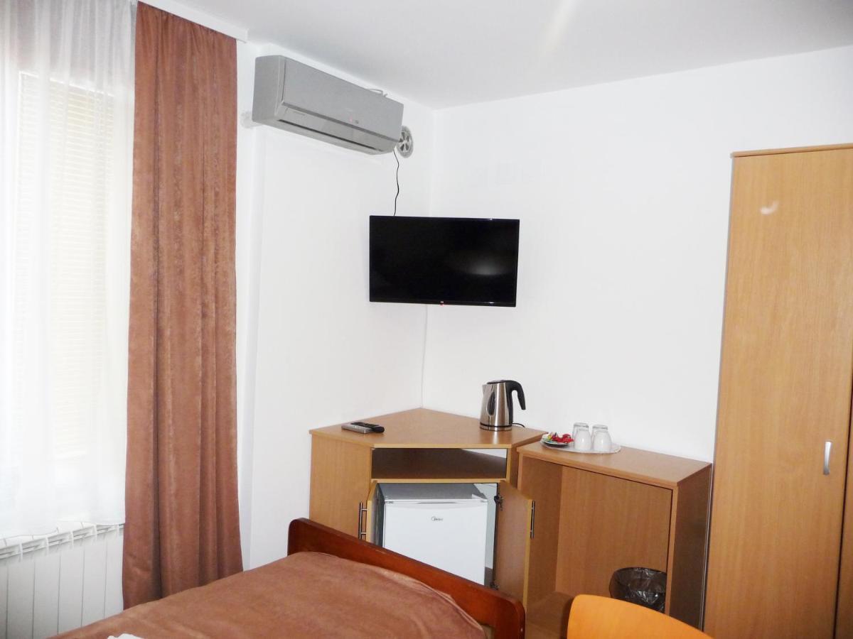 Sobe Rooms Aleksandar Ниш Екстер'єр фото