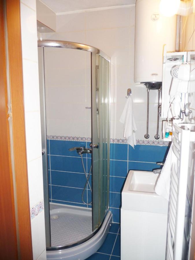 Sobe Rooms Aleksandar Ниш Екстер'єр фото