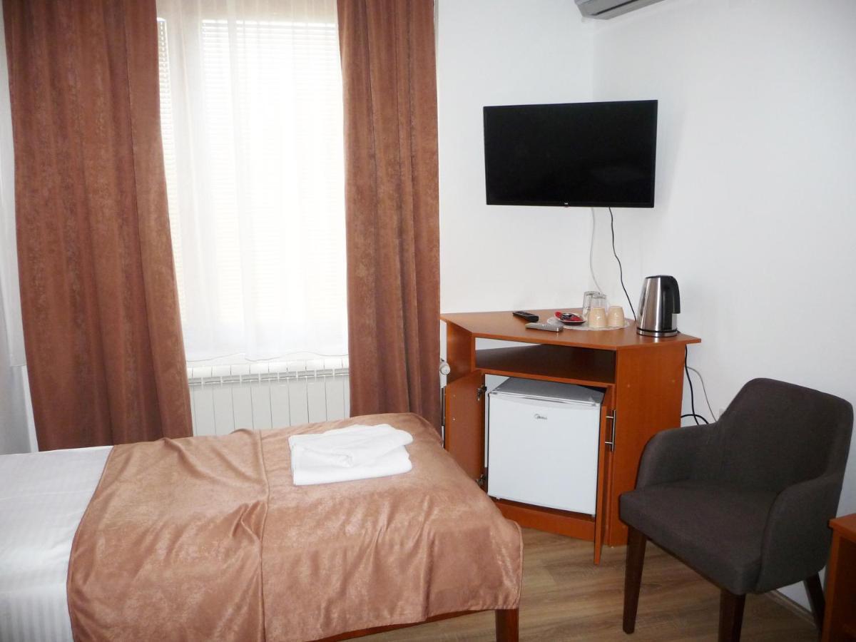 Sobe Rooms Aleksandar Ниш Екстер'єр фото