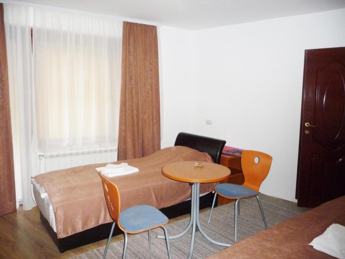 Sobe Rooms Aleksandar Ниш Екстер'єр фото