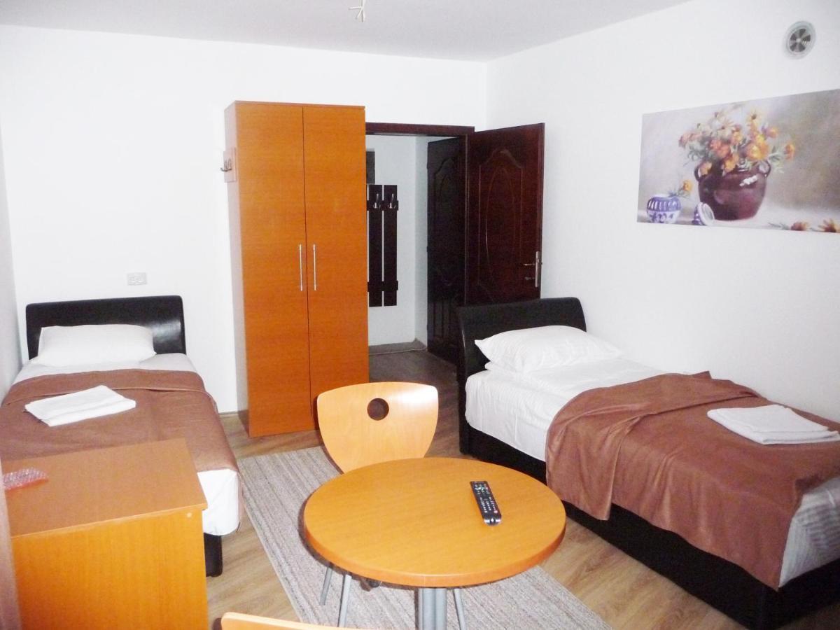 Sobe Rooms Aleksandar Ниш Екстер'єр фото